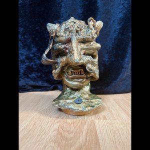 ORC SCULPTÉ À LA MAIN — PIÈCE UNIQUE QUI VOUS DÉFIE DU REGARD (Copie)